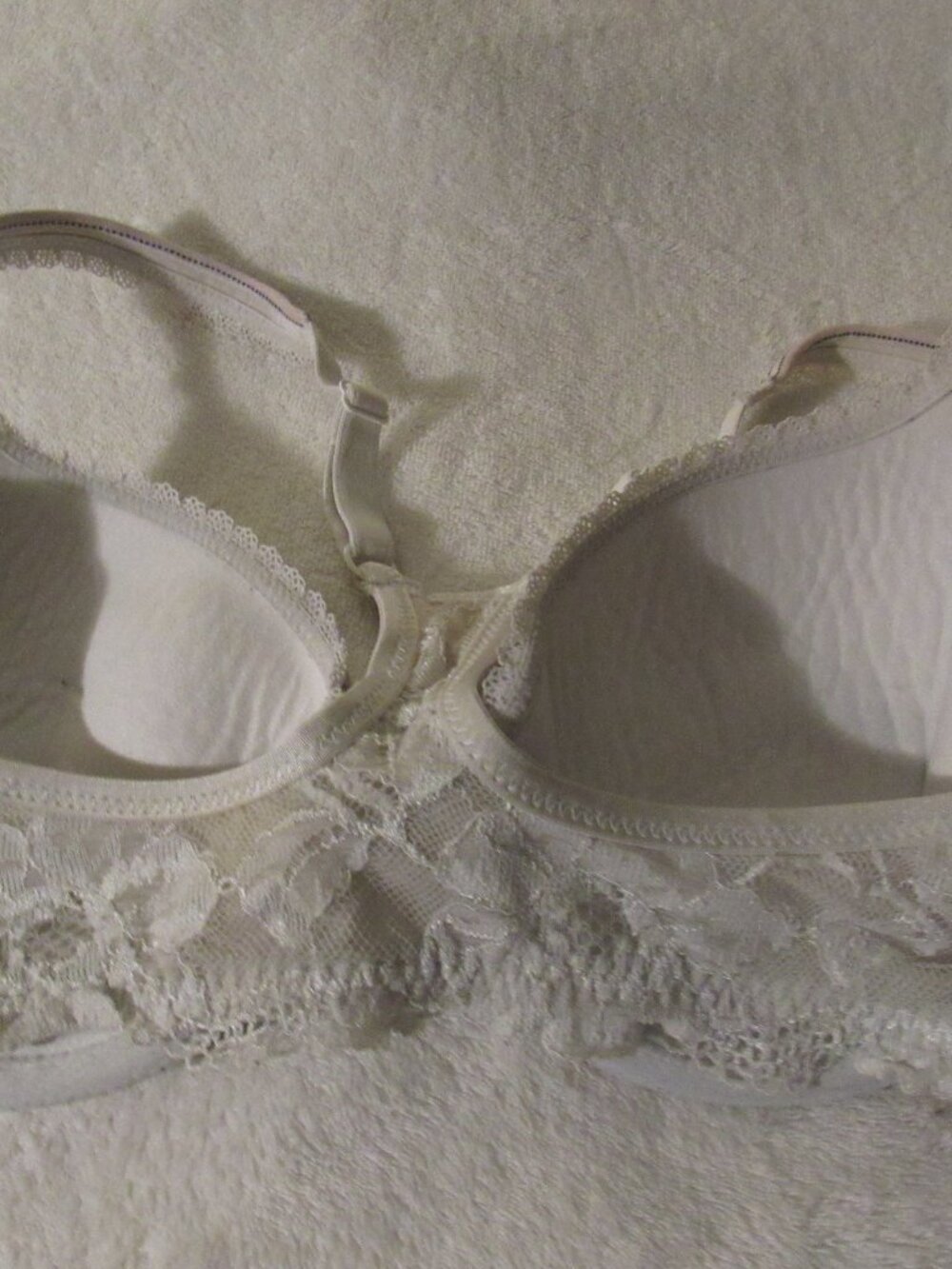 Victoria's Secret Body By Victoria Racerback Demi Size 34D USED - Picture 3 of 4